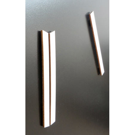 Moderne Wanduhr, Wanduhr aus Holz, Sperrholz