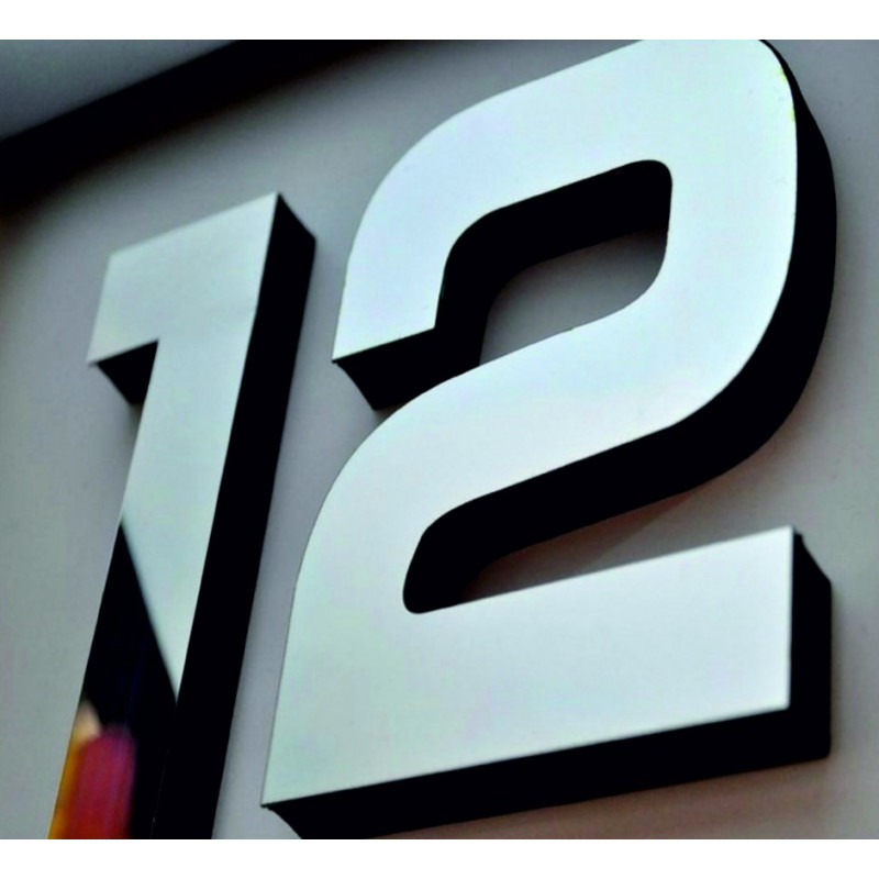 Wanduhr aus Kunststoff - PELLO