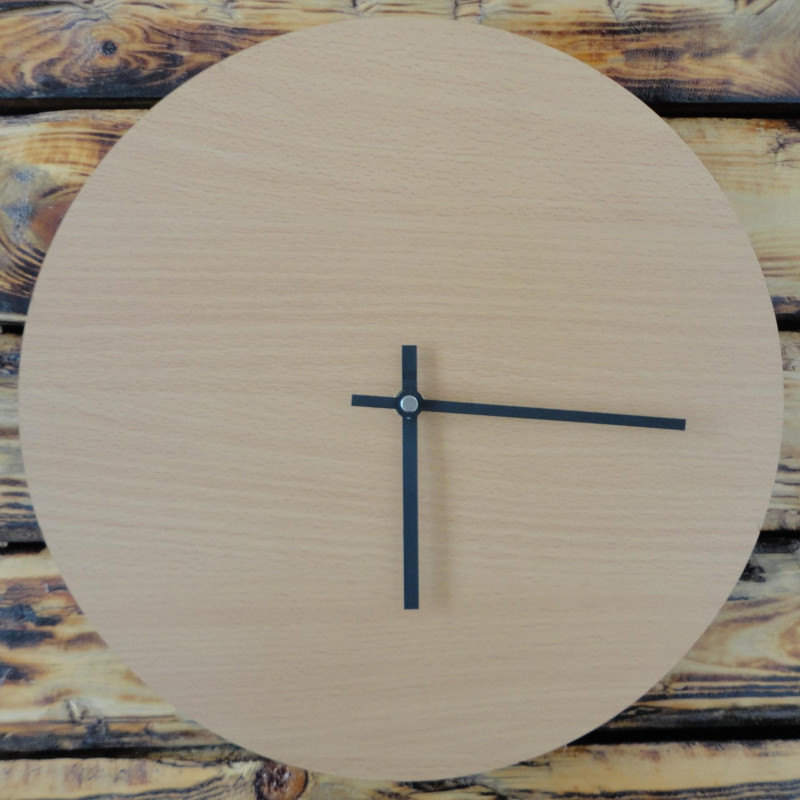 Wanduhr aus farbigem HDF, olivgrün