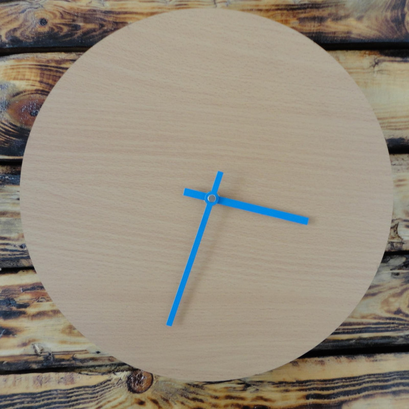 Wanduhr aus farbigem HDF, olivgrün