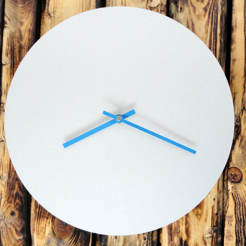 Wanduhr aus farbigem HDF, olivgrün