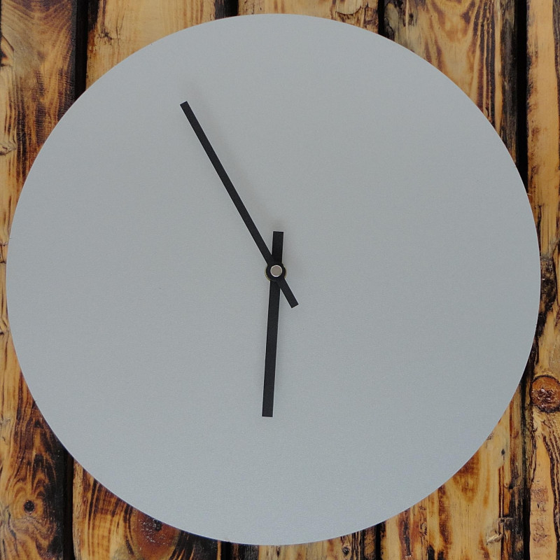 Wanduhr aus farbigem HDF, olivgrün