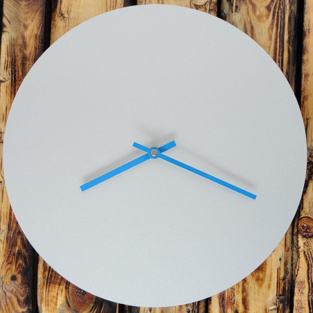 Wanduhr aus farbigem HDF, olivgrün