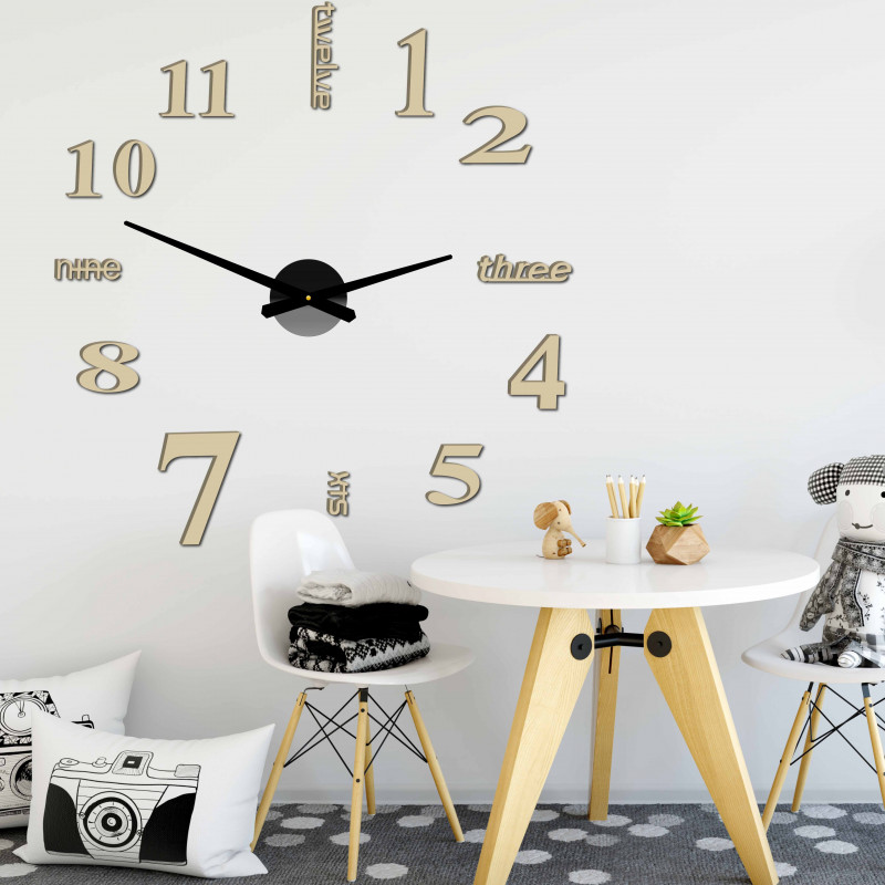 Moderne Wanduhr mit sieben 2D-Plexiglasspiegeln