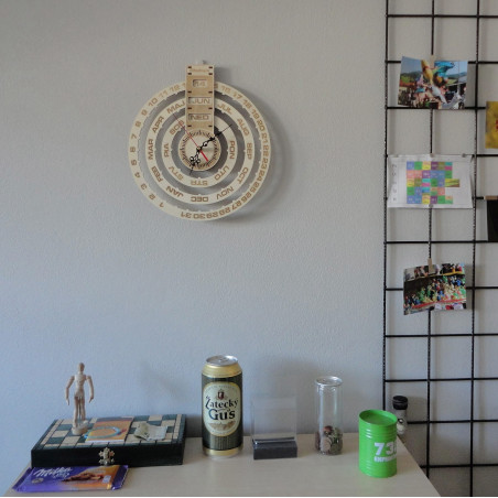 Wandkalender aus Holz, lasergraviert