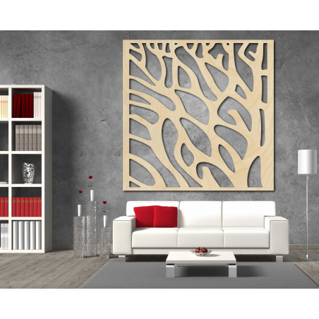 Geschnitztes Bild an der Wand eines hölzernen Sperrholzes Baum