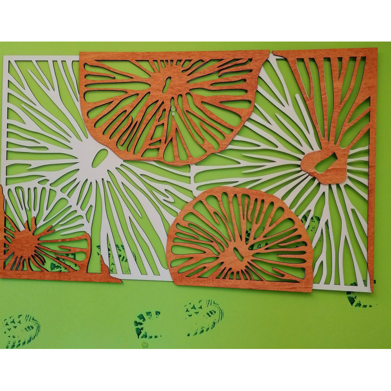 Geschnitztes Bild an der Wand aus Holz...